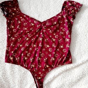 Polyesther Red Floral Super Soft Bodysuit sz XL